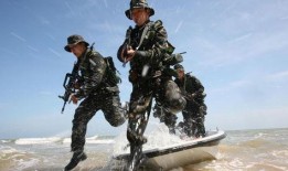 军人教练吃瓜视频大全,揭秘军营里的欢乐时光