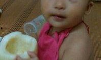 五个月宝宝吃瓜视频,萌态十足！