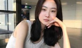 越南小女孩吃瓜事件视频,引发网友热议