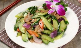 吃瓜被炸的视频素材下载,惊险瞬间！吃瓜被炸视频引发网友热议