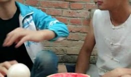 搞笑吃瓜的搞笑视频,让你笑到肚子疼