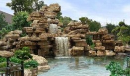 青岛假山吃瓜事件视频,大自然的幽默