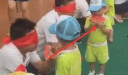 幼儿园亲子吃瓜的视频,幼儿园吃瓜视频萌态满满