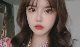 韩安冉女儿吃瓜视频,网友热议亲子关系