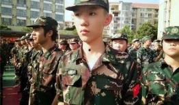 吃瓜群众军训视频真实吗,吃瓜群众视角下的真实军训生活