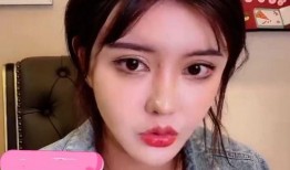 韩安冉女儿吃瓜视频,网友热议亲子关系