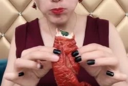 吃瓜卡住喉咙怎么办视频,吃瓜卡喉的急救方法揭秘