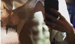 八块腹肌吃瓜视频,揭秘八块腹肌背后的健身秘诀