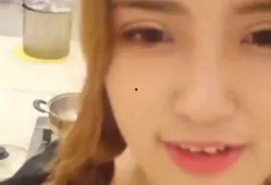 男的吃瓜出轨女的视频在线观看,男子偷吃出轨，被拍视频全网热议