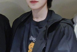 宋亚轩吃瓜视频,揭秘娱乐圈幕后真相