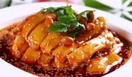 刘大瓜吃麻辣鸡头视频,辣味十足，网友直呼过瘾！