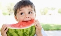 黑孩子吃瓜视频,揭秘网络热点的背后真相