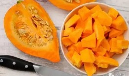 五个月宝宝吃瓜视频,萌态十足！