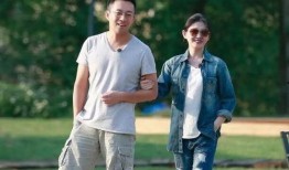 吃瓜恩爱夫妻视频,吃瓜观众见证恩爱夫妻甜蜜互动